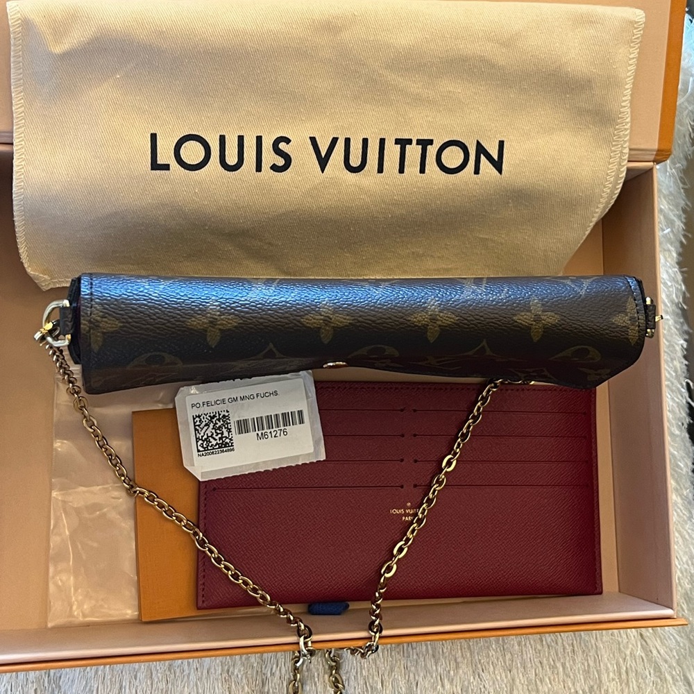 Authentic FÉLICIE POCHETTE. Perfect condition. - Picture 2 of 3